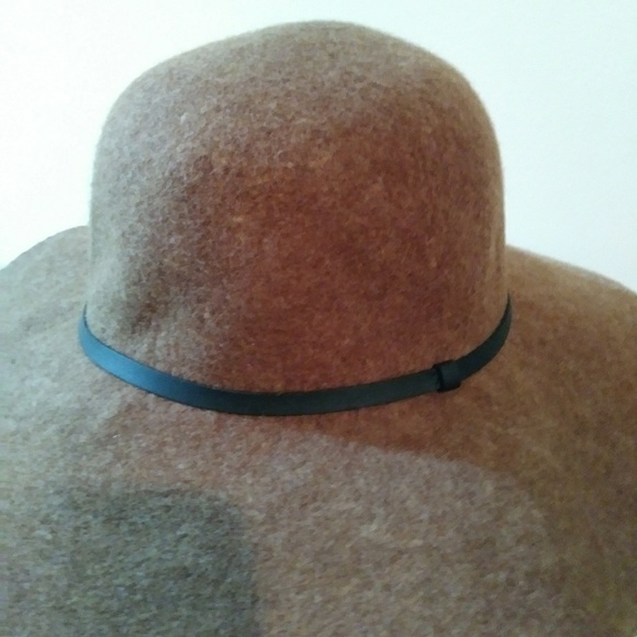 Style Hat - Picture 2 of 3